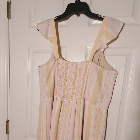 Candie's Button Front Flutter Sleeve Cropped Jumpsuit - Picture 5 of 5